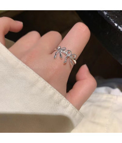 戒指两个蝴蝶结戒指